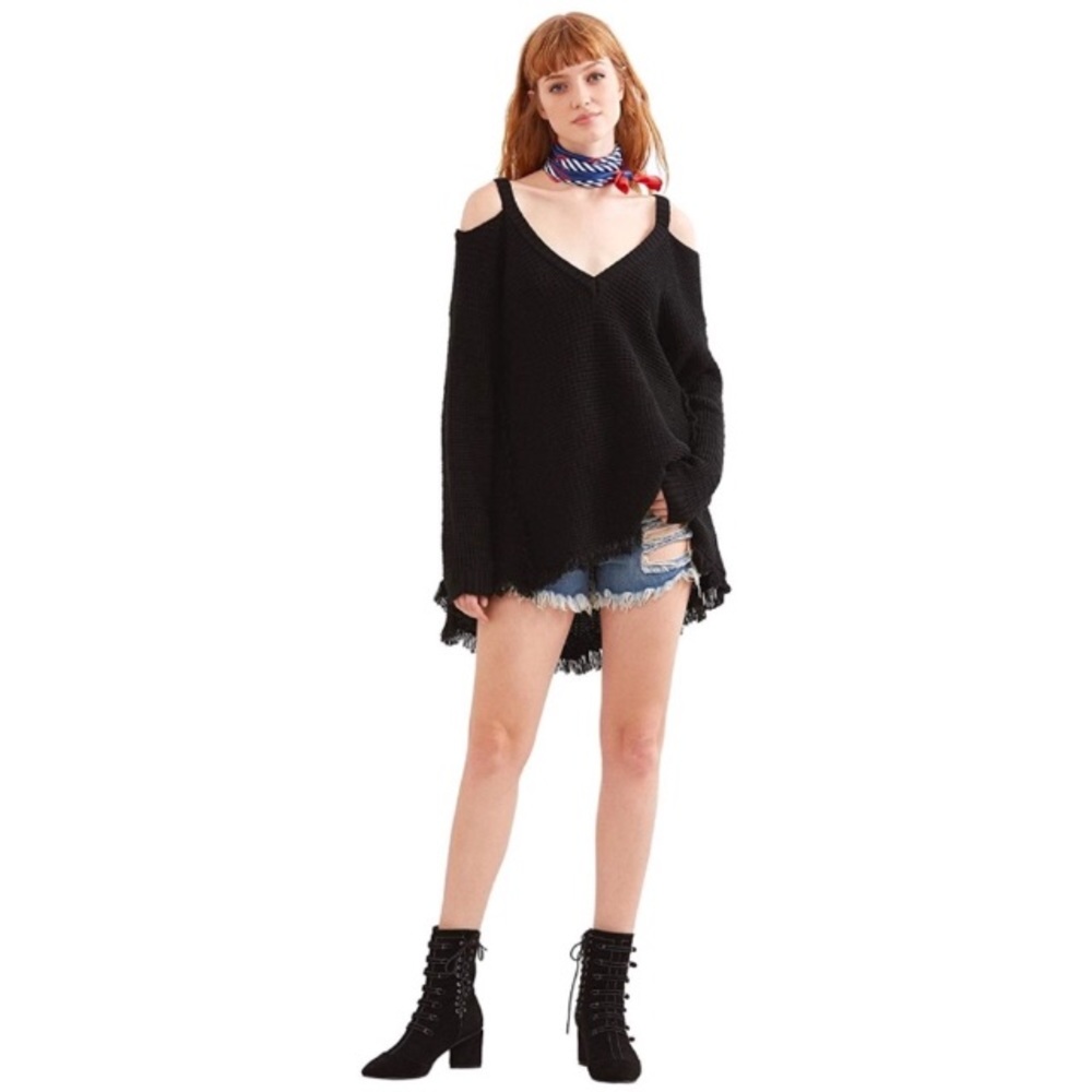 High Low Cold Shoulder Fringe Trim Waffle Knit Sweater - Picture 6 of 8